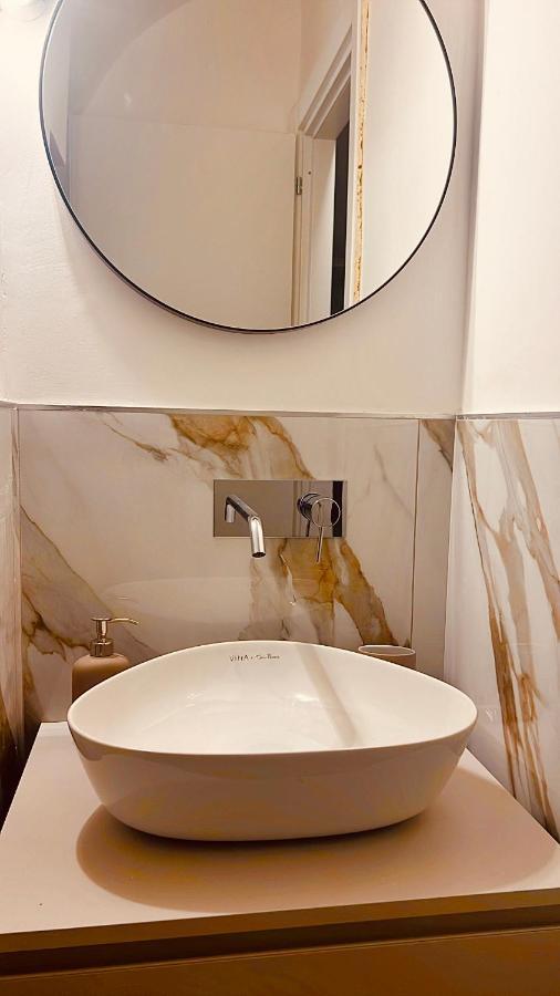 Lagrange 34 Hotel Turin Bagian luar foto
