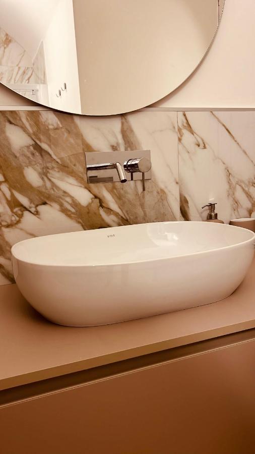 Lagrange 34 Hotel Turin Bagian luar foto